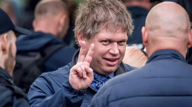 সুইডেনে পবিত্র কোরআন পোড়ানো কে এই রাসমুস   