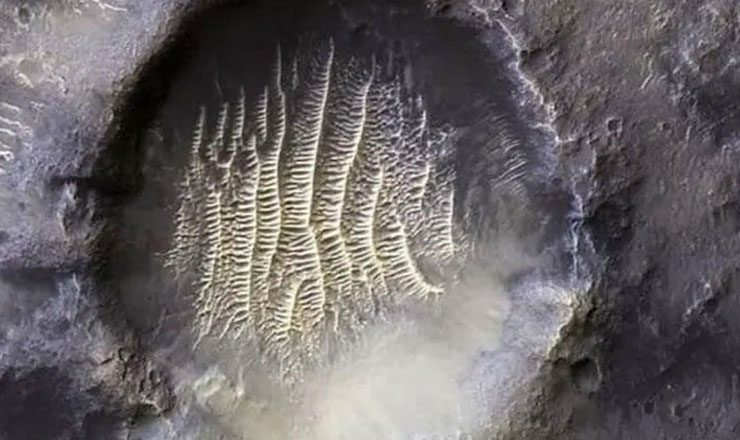 মঙ্গলগ্রহের ‘রহস্যময়’ ছবি প্রকাশ করল নাসা