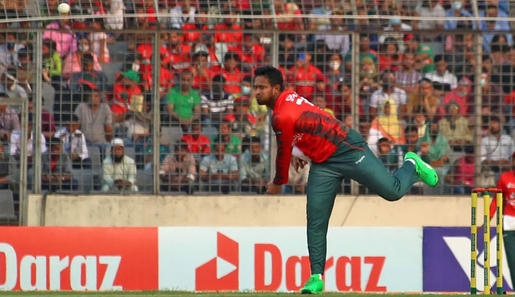 সর্বকালের সেরা টি-টোয়েন্টি অলরাউন্ডারের তালিকায় তিনে সাকিব