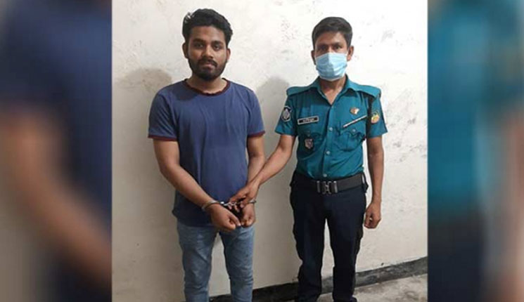 ফ্যাক্টরিতে চাঁদাবাজির সময় ধরা খেলেন ৫