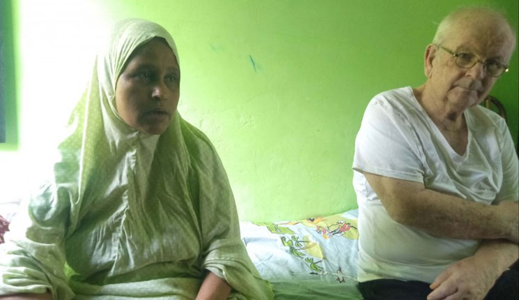 প্রেমের টানে অস্ট্রেলিয়া থেকে খুলনায় এসে কষ্টে জীবনযাপন   