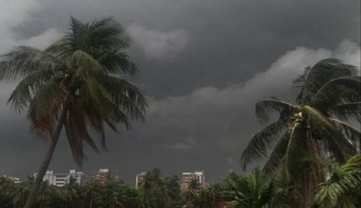 দেশের উপর বয়ে চলছে শক্তিশালী বৃষ্টি বলয় নিহারিকা