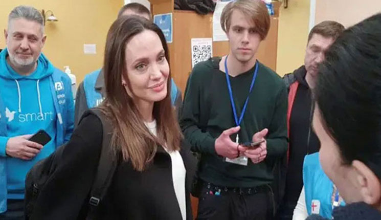 যে কারণে ইউক্রেন সফরে অ্যাঞ্জেলিনা জোলি