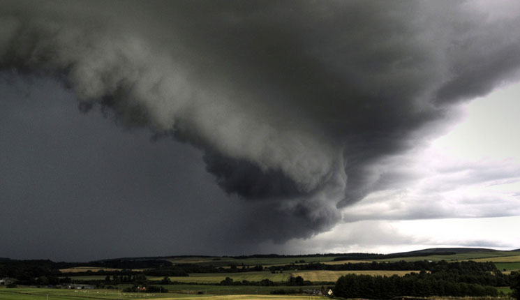 কালবৈশাখী কেন শুধু সন্ধ্যাতেই হয়? কেনই বা ঝড়ের জন্য আকুল হন চাষিরা