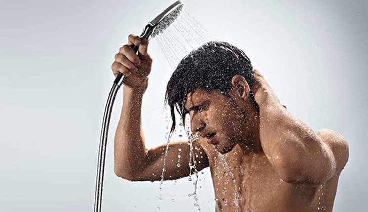 গোসলের সময় প্রথমে মাথায় পানি ঢাললেই বিপদ 