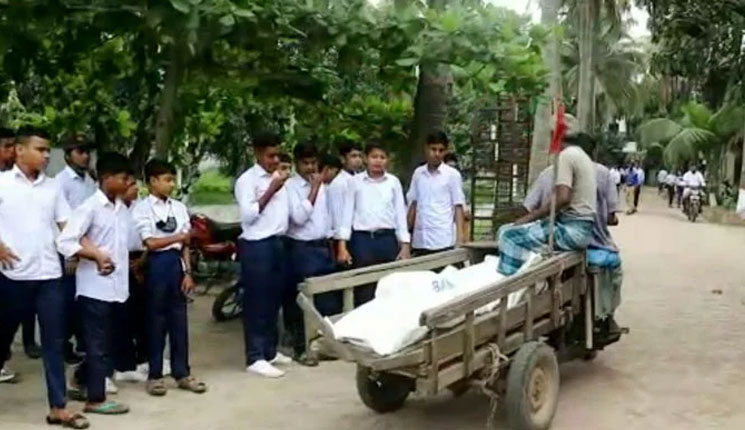 মাংস খাওয়ানোর কথা বলে দেবরকে ডেকে নেন ভাবি, অতঃপরins class=