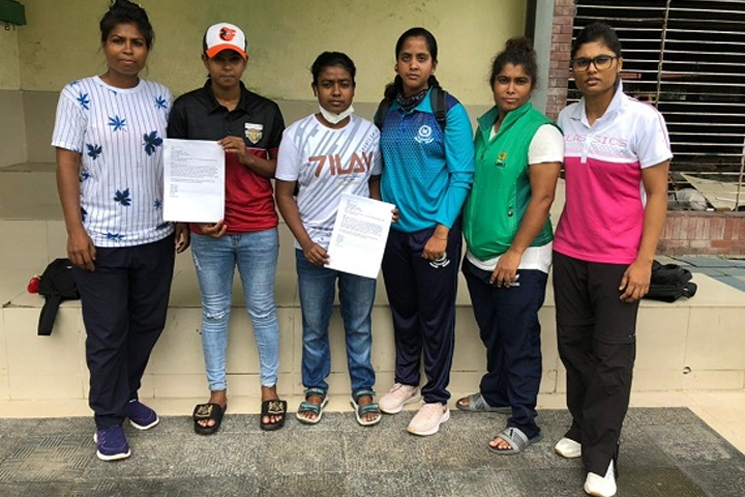 পাওনা আদায়ে বিসিবির দুয়ারে ৫ নারী ক্রিকেটার