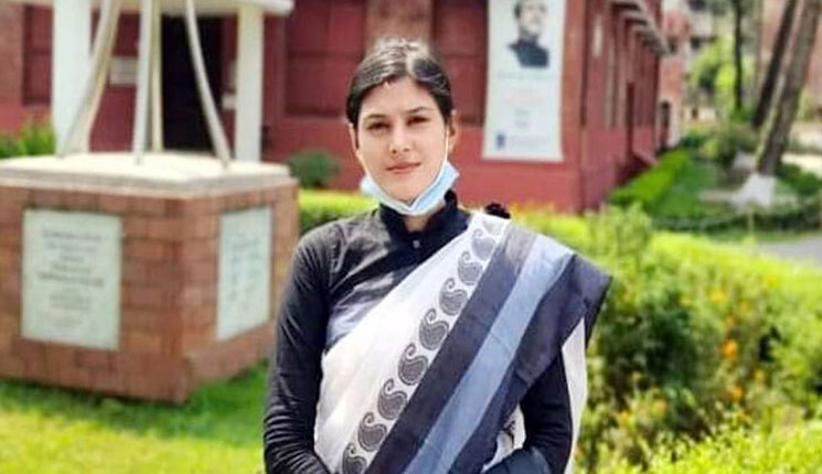যে সাফল্যে নিশি কুমিল্লা বিশ্ববিদ্যালয় থেকে প্রথম