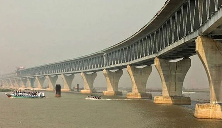 পদ্মা সেতুর টোল চূড়ান্ত : বাইক ১০০, বাস ২৪০০ টাকা