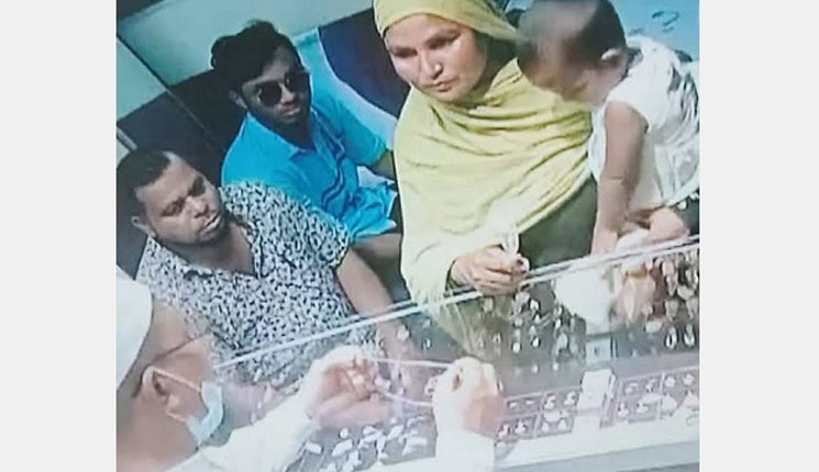 আসল সোনা মুহূর্তেই হয়ে গেল নকল