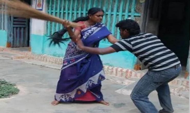 '৬০ ভাগ পুরুষ নারীর হাতে নির্যাতনের শিকার'