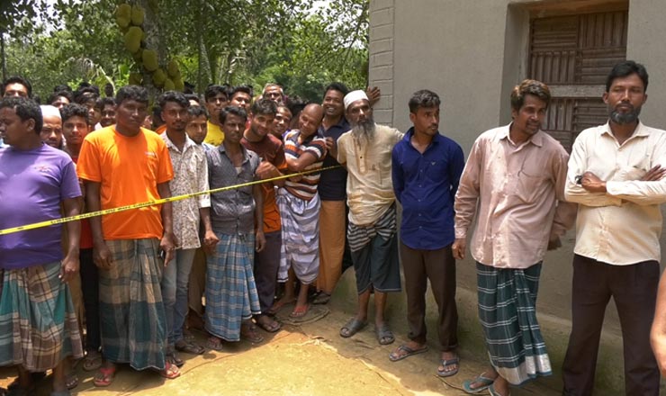 পরকীয়া সম্পর্ক ও প্রতিপক্ষকে ফাঁসাতে স্ত্রীসহ ২ সন্তানকে হত্যা