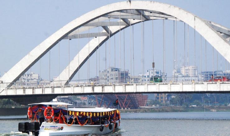 হাতিরঝিলের বাণিজ্যিক স্থাপনা উচ্ছেদ-ওয়াটার ট্যাক্সি বন্ধের নির্দেশ