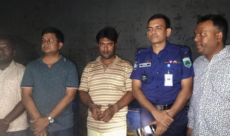বাগমারায় জব্দ কৃত সেই সয়াবিন তেল বিক্রি হবে ১১০ টাকা লিটার