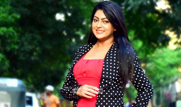 নতুন খবর দিলেন নায়িকা নিপুণ