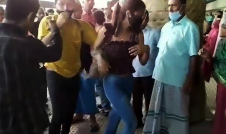 ধরাছোঁয়ার বাইরে নরসিংদীতে তরুণীকে হেনস্তাকারী শিলা