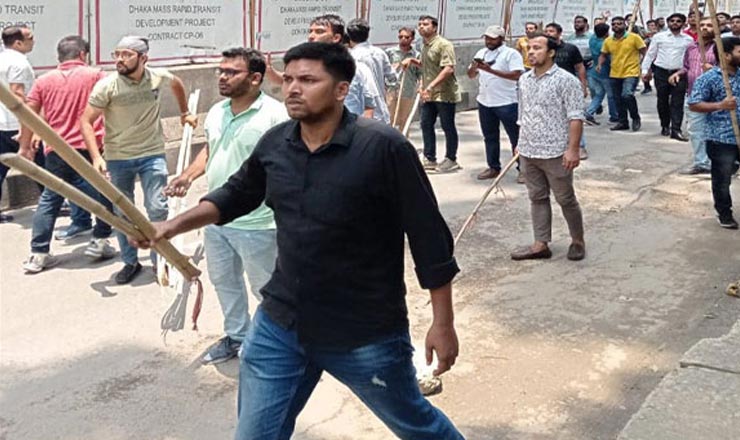 ফের ঢাবিতে ছাত্রলীগ-ছাত্রদল সংঘর্ষ