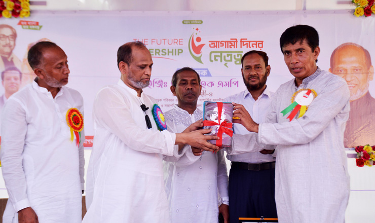 নেতৃত্বের চিন্তা নিয়ে নিজেকে তৈরি করতে হবে: এনামুল হক