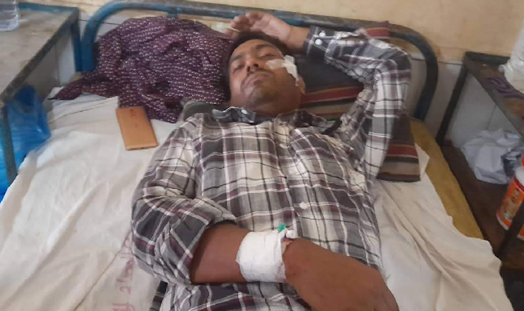 নকলে বাধা, ৫ বছর পর শিক্ষককে পেটালেন ছাত্র