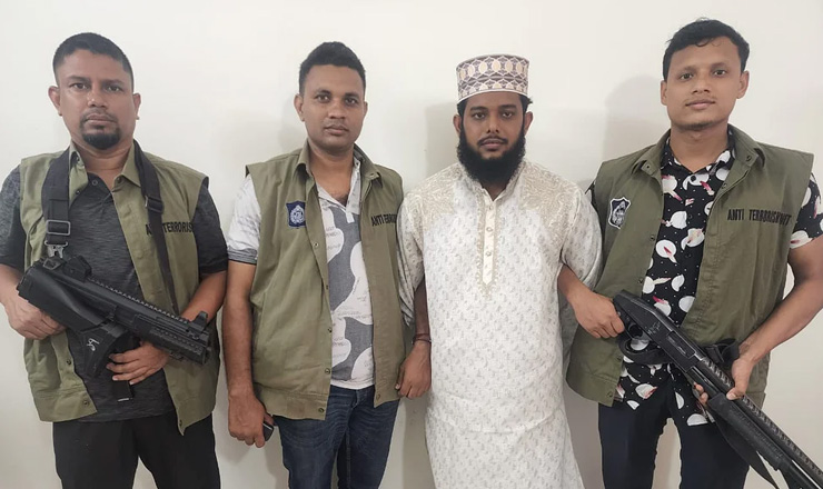 পলাতক জঙ্গি করতেন মসজিদের ইমামতি 