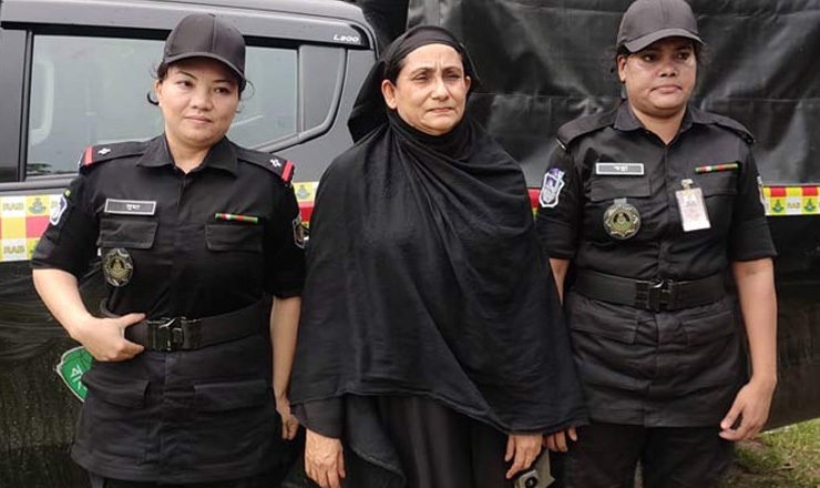 নরসিংদী রেলস্টেশনে তরুণীকে হেনস্তাকারী সেই নারী গ্রেপ্তার