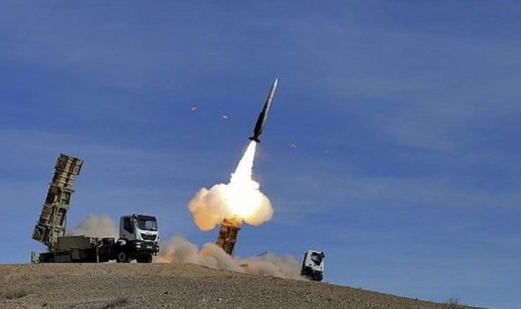 এবার রাশিয়ার মিসাইল পড়ল জেলেনস্কির শহরে