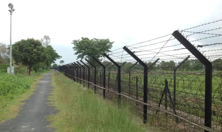 ভারতীয়দের গুলিতে চার বাংলাদেশি আহত