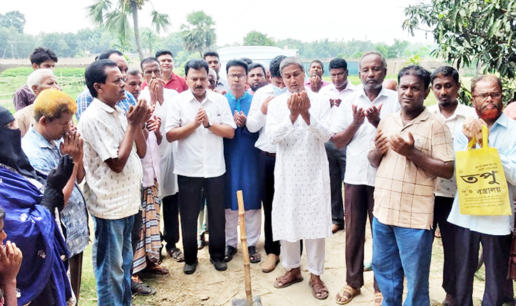 বাগমারায় তেঘরিয়া-বিলবাড়ি হেরিংবন্ড রাস্তা নির্মাণ কাজের উদ্বোধন
