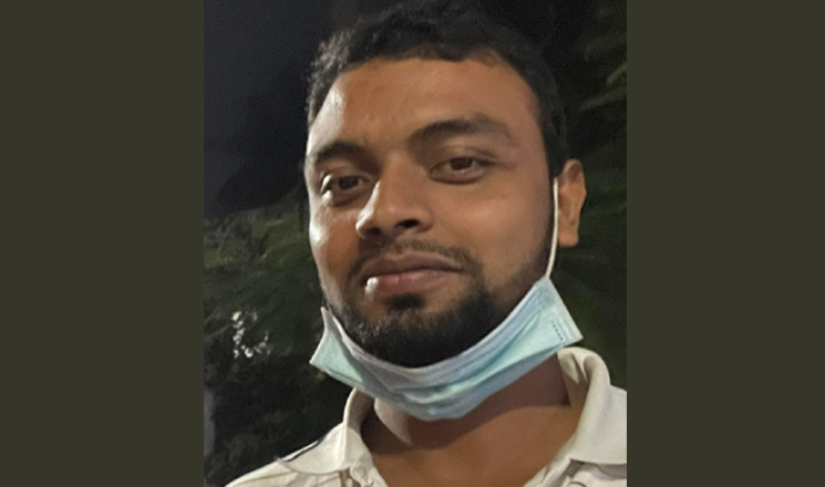 ঢাকা পাসপোর্ট অফিসের দালাল সোহেলের খপ্পরে প্রবাসীরা 