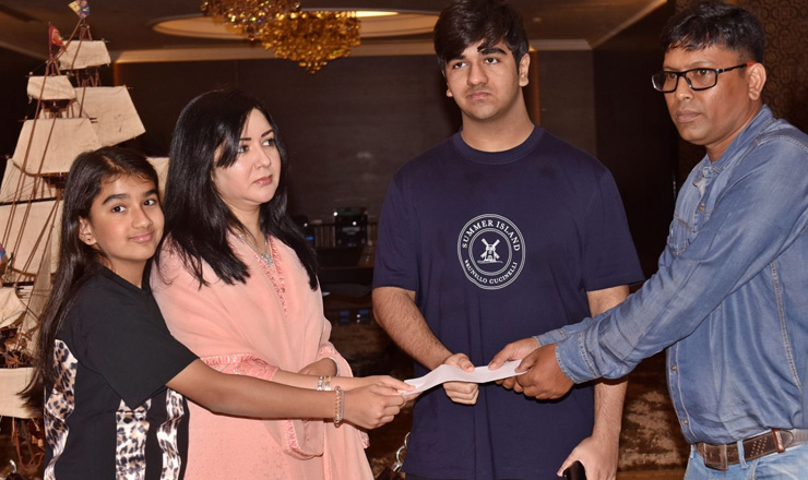 বিরল রোগে আক্রান্ত শিশু রাইসার পাশে বসুন্ধরা এমডি