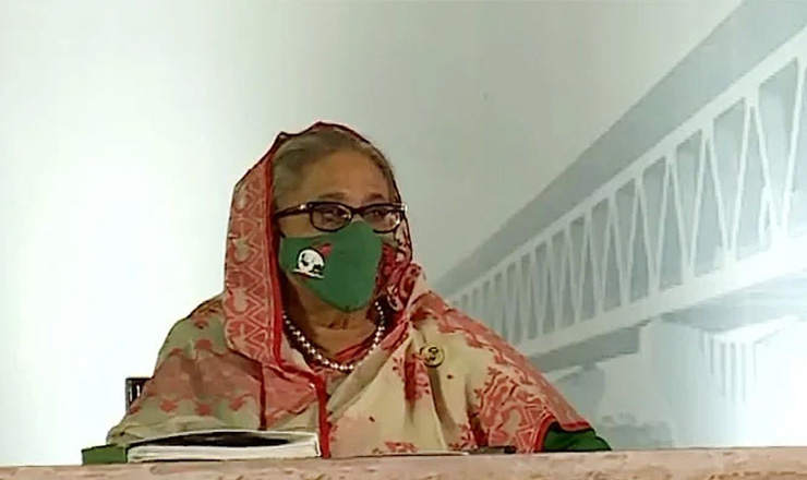 মাওয়ায় সমাবেশস্থলে প্রধানমন্ত্রী