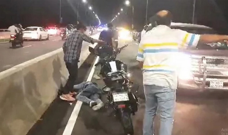 পদ্মা সেতুতে বাইক দুর্ঘটনা, মারা গেলেন ২ যুবক
