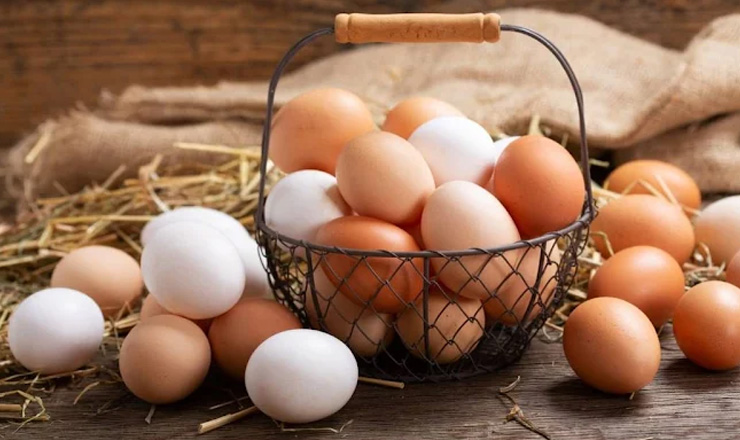 বাদামি আর সাদা ডিমের মধ্যে কোনটি ভালো