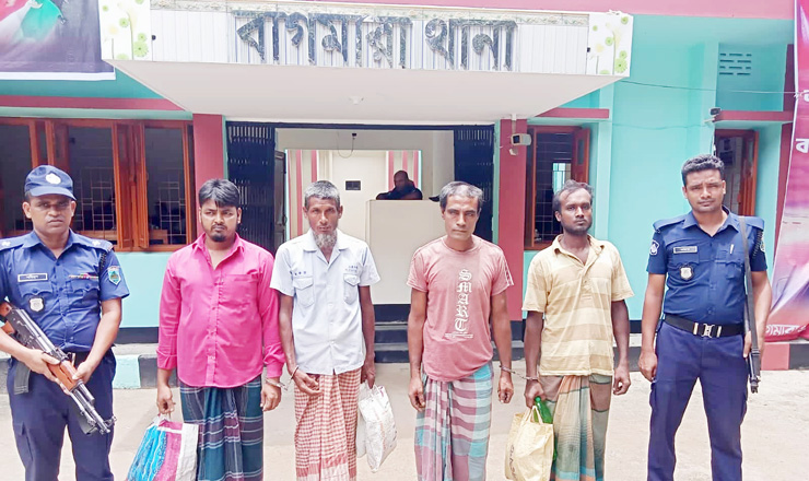 বাগমারায় পুলিশের অভিযানে মাদকসহ পৃথক মামলায় ৪ জন গ্রেপ্তার