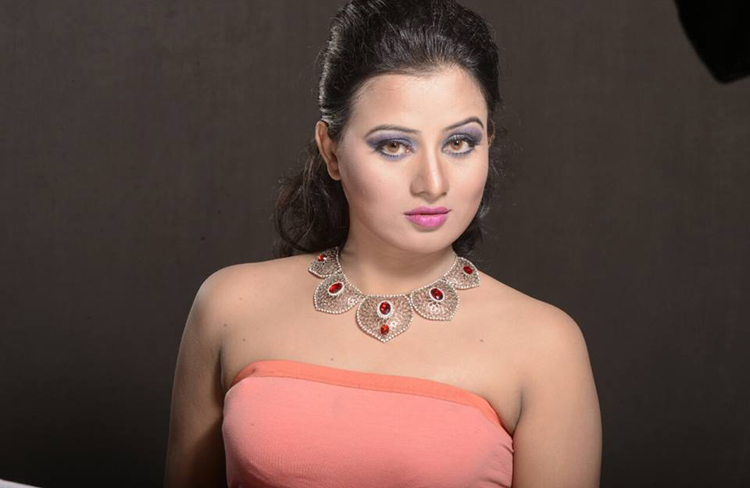 ‘এফডিসিতে গেলে মেরে লাশ গুম করা হবে’ নায়িকাকে হুমকি