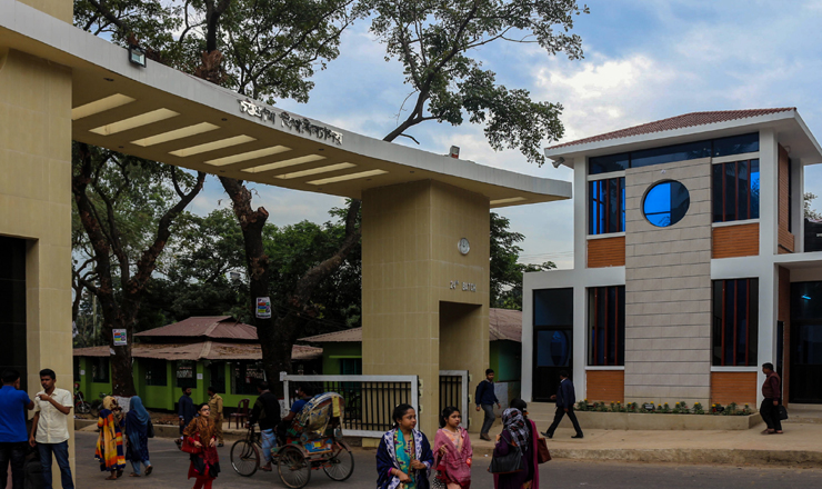 চট্টগ্রাম বিশ্ববিদ্যালয়ের ছাত্রীকে যৌন নির্যাতনের অভিযোগে আটক ৪