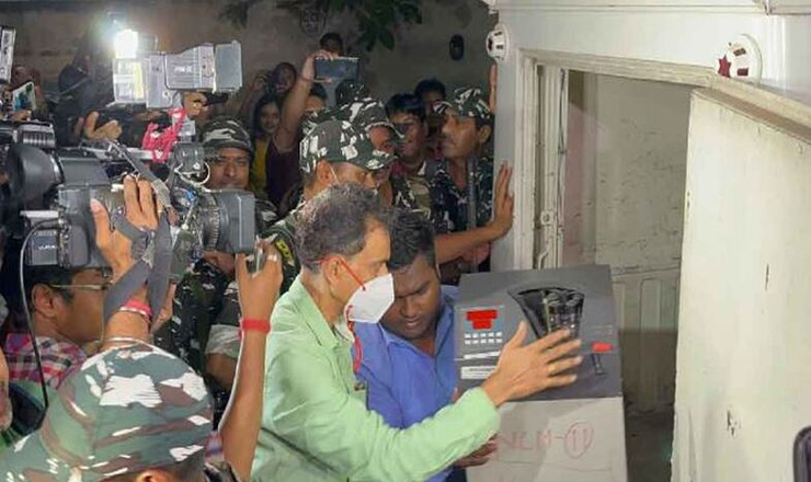 অর্পিতার আরেক ফ্ল্যাটে মিলল ২০ কোটি রুপি