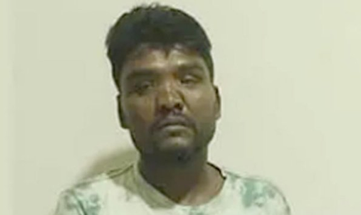 চলন্ত বাসে ছাত্রীকে নিপীড়ন, চালক গ্রেফতার