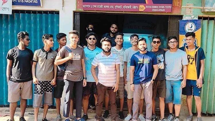 ট্রেন দুর্ঘটনায় নিহত ১১ তরুণের যে ছবি আপনাকে কাঁদাবে