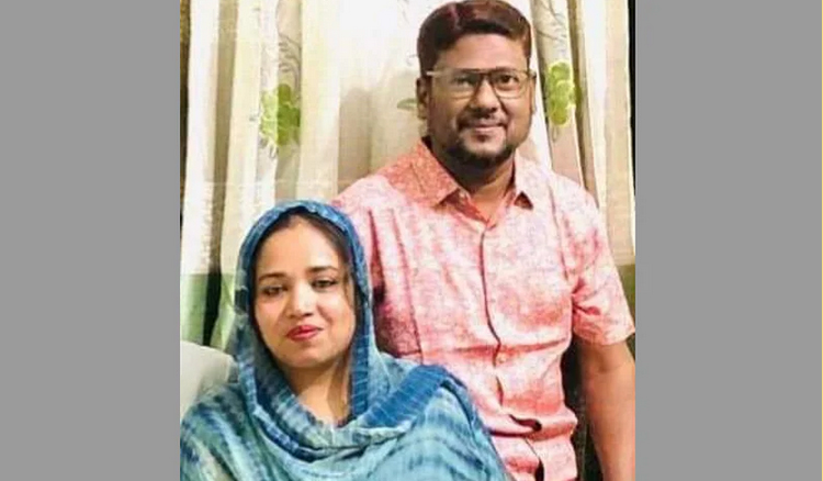 প্রাইভেট কারের ভেতর শিক্ষক দম্পতির লাশ