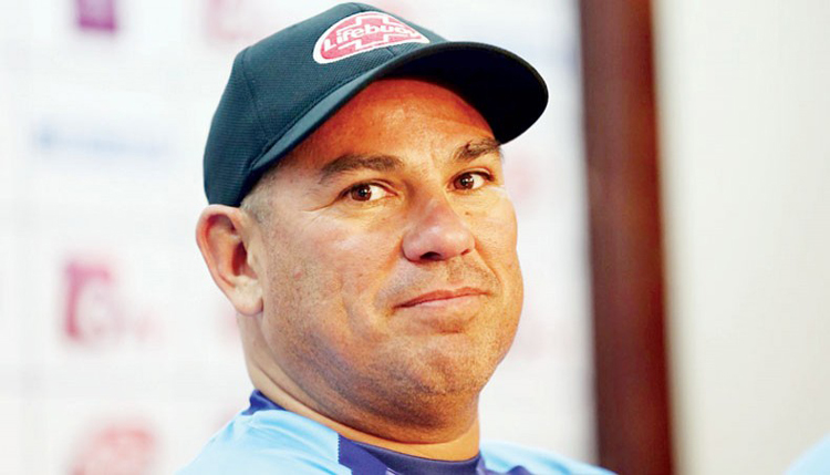 নিজেই চাকরি ছাড়লেন ডমিঙ্গো