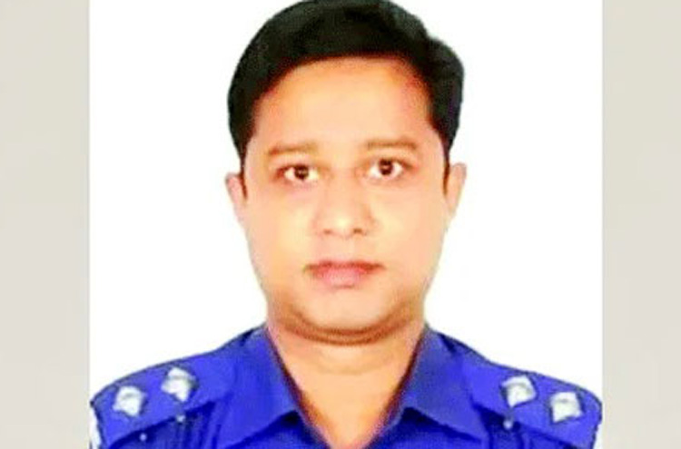 যৌতুকের জন্য স্ত্রীকে বেধড়ক পেটান এএসপি রুবেল