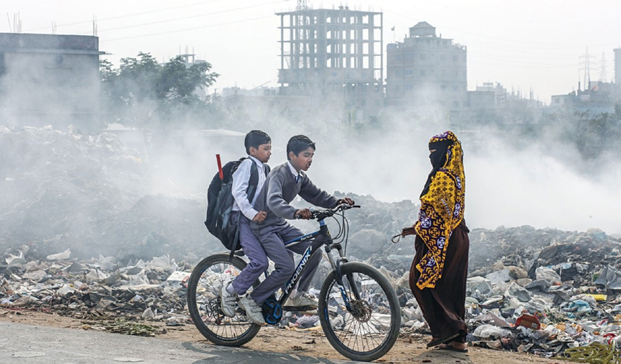  বিশ্বব্যাপী প্রতি ১০ জনের মধ্যে ৯ জন দূষিত বাতাসে শ্বাস নেন