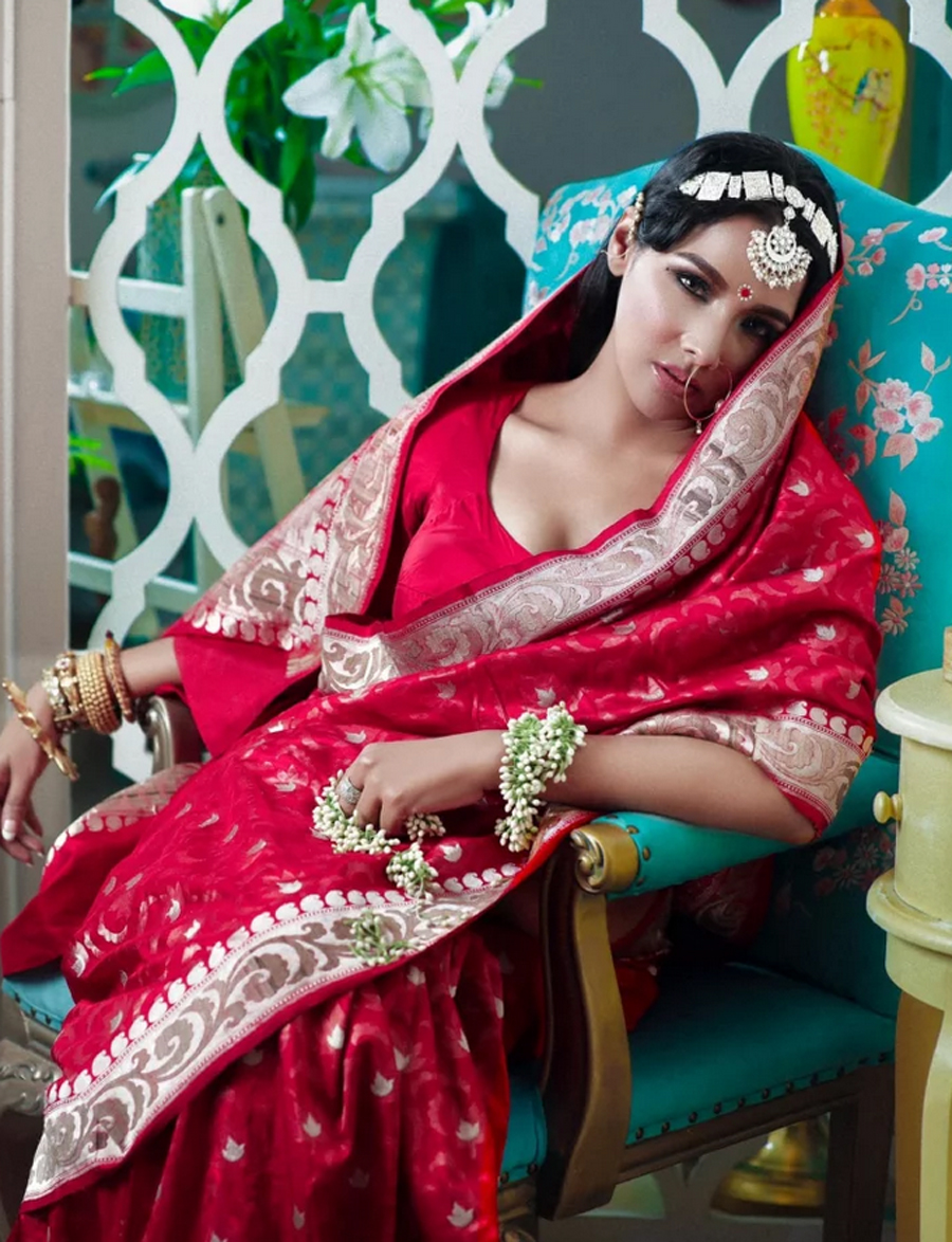 ১৪ বছর পর রুনা খান