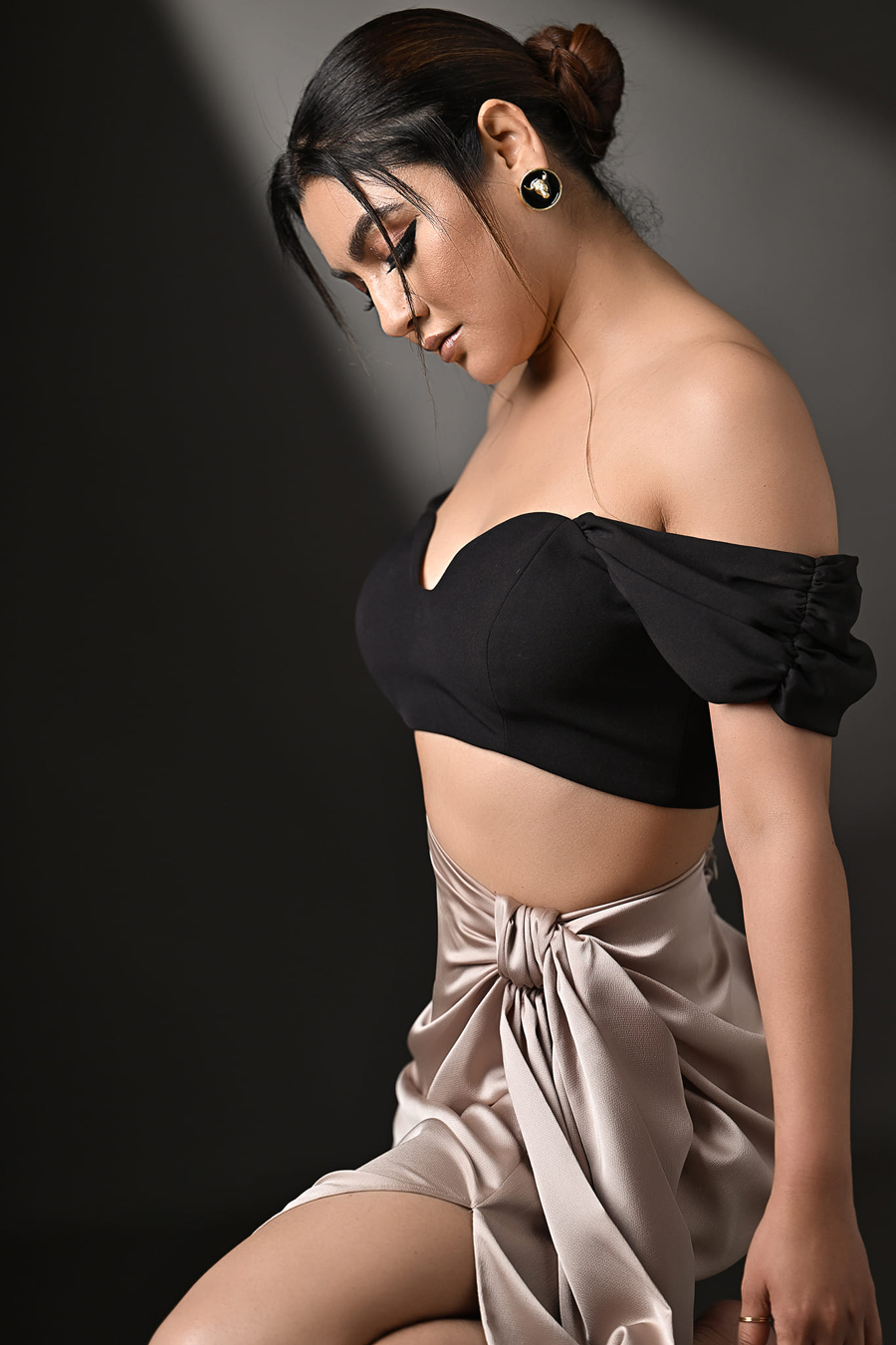 নতুন লুকে উত্তাপ ছড়ালেন জয়া