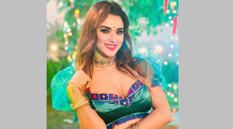 ববির আইটেম গান দেখে টাকা ফেরত চাইলেন দর্শক