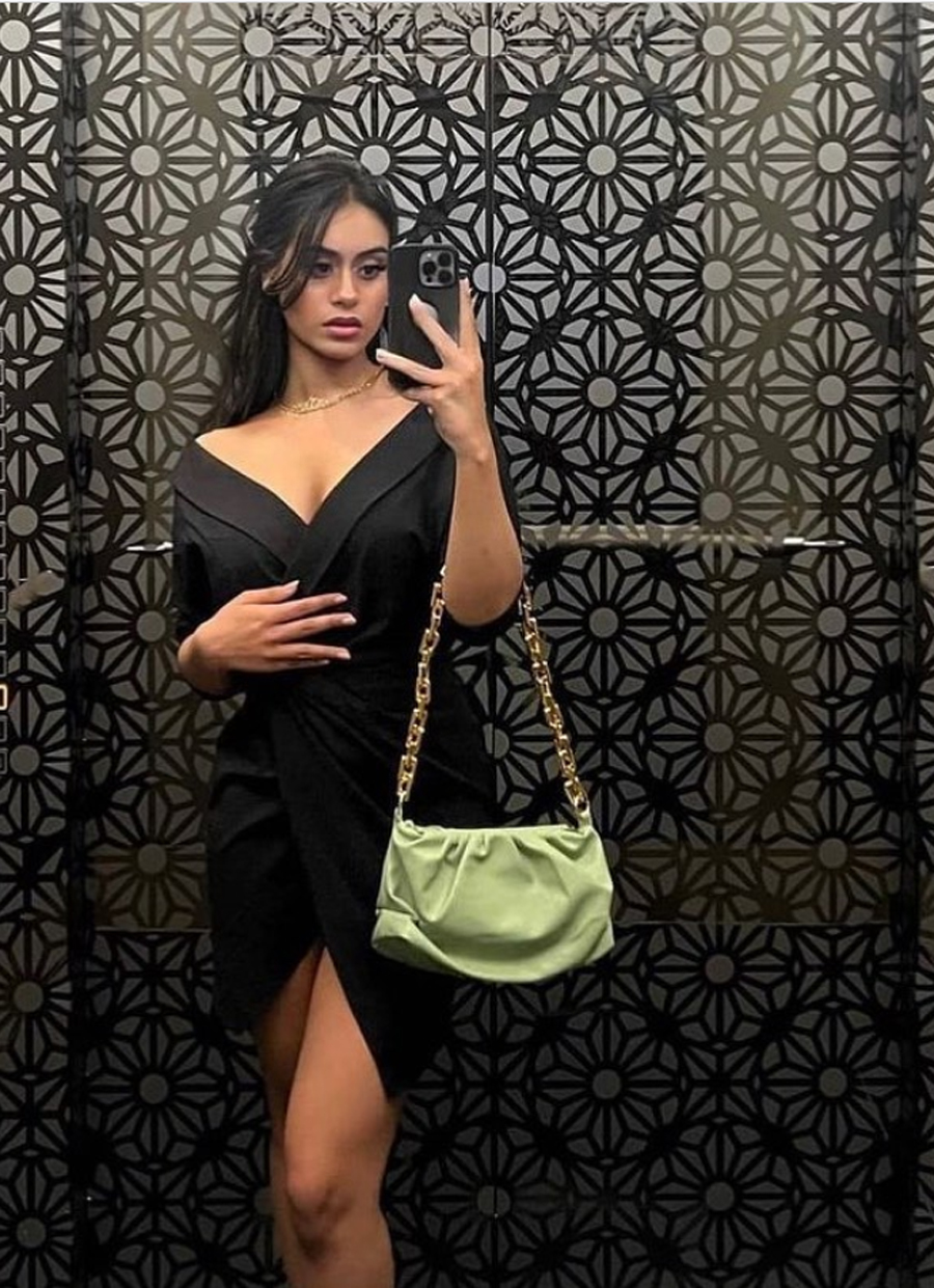 ‘গরম জল আর ওটস খেয়েই ও সুন্দরী হয়েছে’! নাইসার প্লাস্টিক সার্জারির কথা উড়িয়ে অদ্ভুত দাবি করলেন কাজল