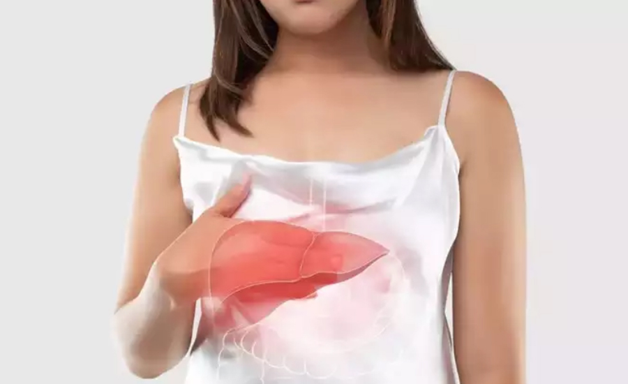 নীরব ঘাতক ফ্যাটি লিভারের লক্ষণ, যেসব খাবার ভুলেও খাবেন না