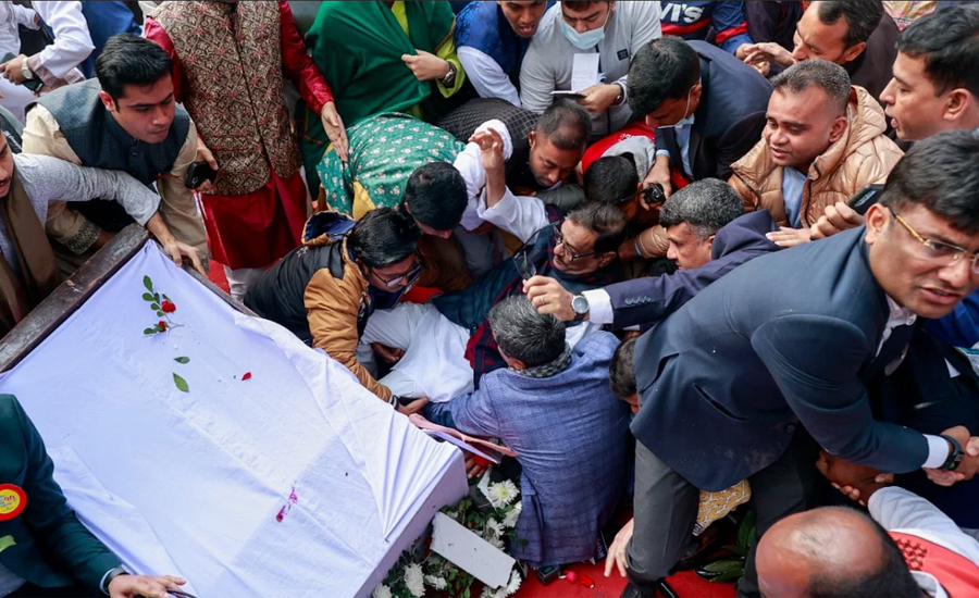 ছাত্রলীগের মঞ্চ ভেঙে হাসপাতালে ৮ নেতা