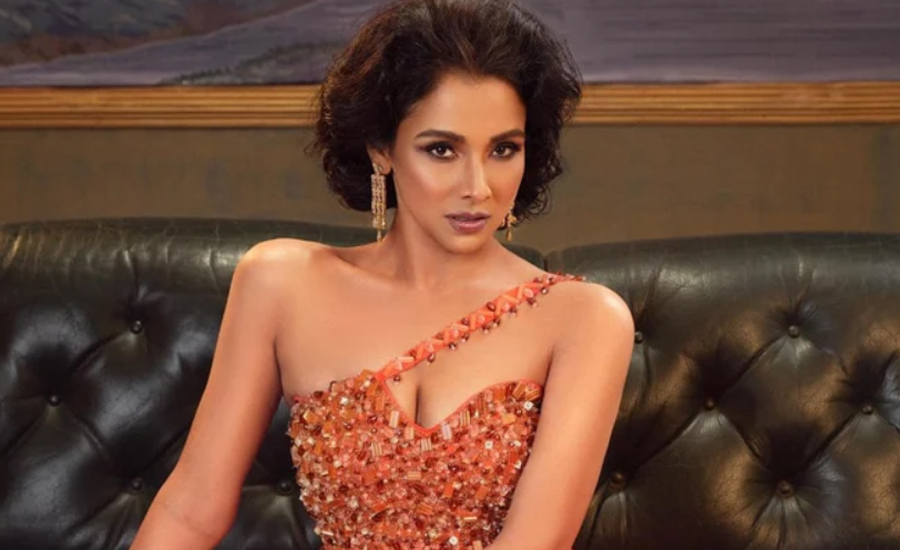 যেনো এক যুগ আগের রুনা খান